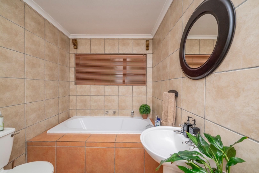 3 Bedroom Property for Sale in Ridgeworth Western Cape